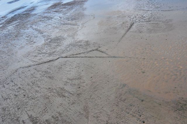 Lines and a triangle at Mawbray Banks (Photo (C) Andrew Lysser)